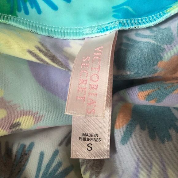 Vintage Victoria’s Secret Bikini Top and Skirt - Picture 3 of 8